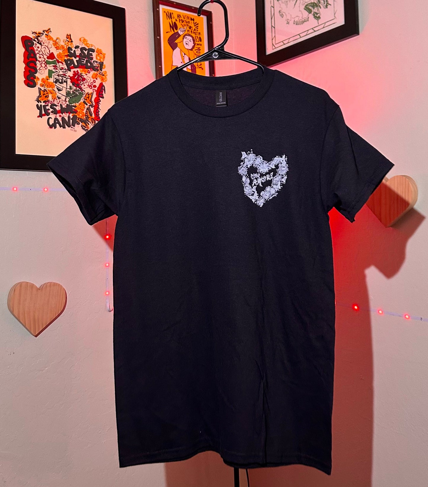 White & Black - CON AMOR! T-Shirt